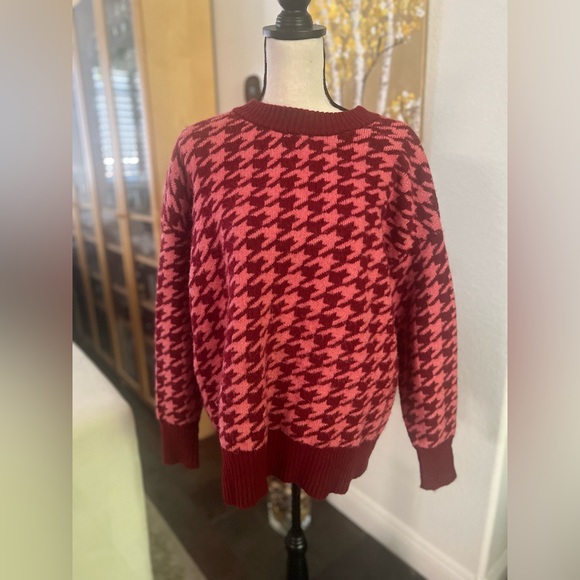 Ava & Via - pink & burgundy houndstooth sweater - Picture 3 of 10